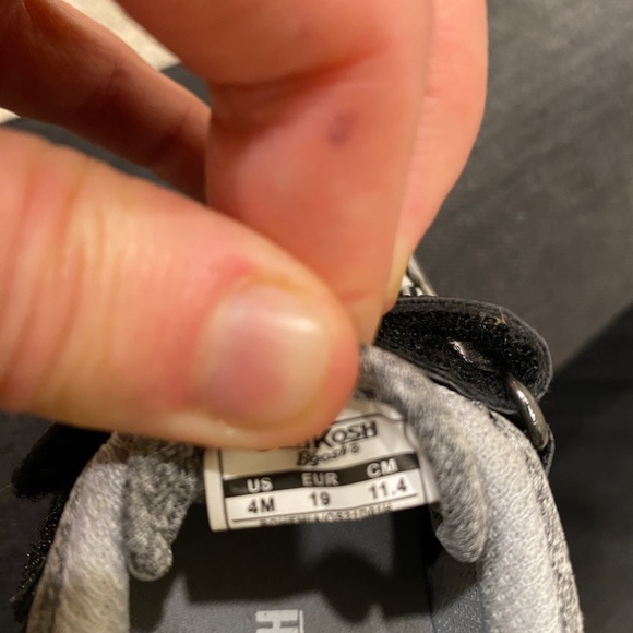 Oshkosh B’gosh toddler size 4 sneakers! - Picture 4 of 4